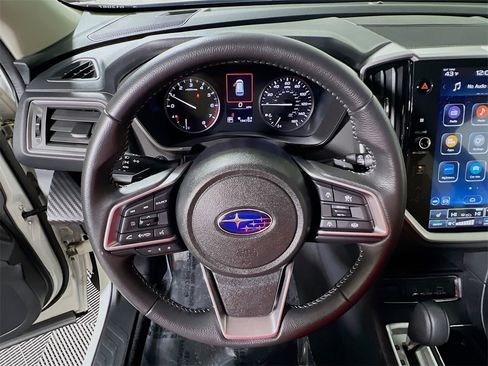 Used 2024 Subaru Ascent Premium w/ Convenience Package image 10