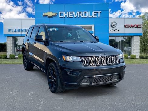 Used 2018 Jeep Grand Cherokee Altitude AWD/4WD image 7