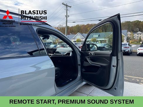 Used 2025 BMW X7 M60i w/ Climate Comfort Package image 12