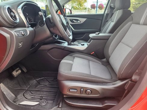 Used 2025 Chevrolet Blazer LT w/ Convenience Package image 25