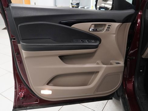 Used 2022 Honda Pilot Touring image 19