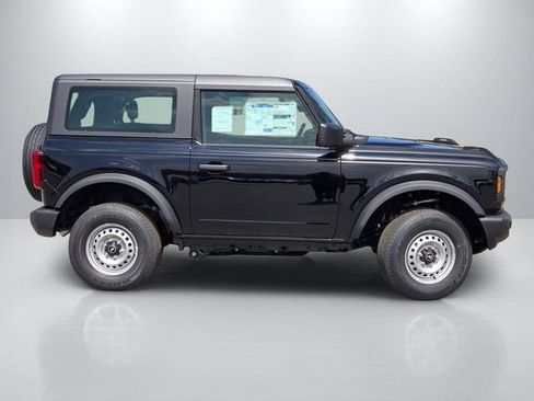 New 2026 Ford Bronco 2-Door AWD/4WD image 2