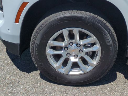Certified 2025 Chevrolet Tahoe LT AWD/4WD image 32