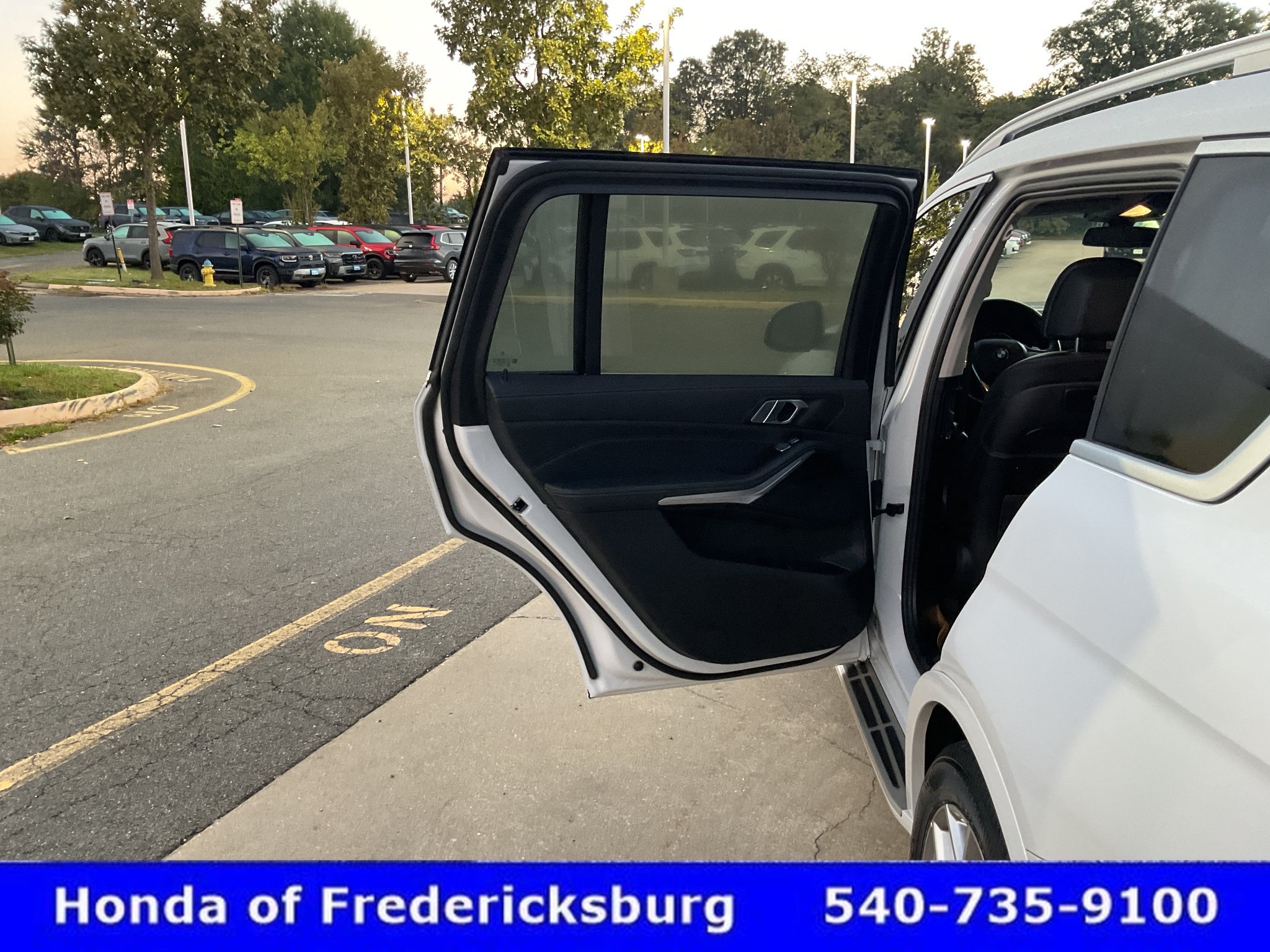 Used 2022 BMW X7 xDrive40i w/ Executive Package AWD/4WD image 20