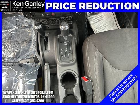 Used 2015 Jeep Wrangler Unlimited Sahara w/ Dual Top Group AWD/4WD image 16