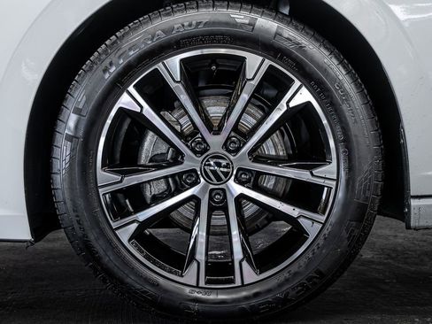 Used 2024 Volkswagen Jetta Sport image 16