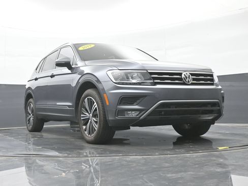 Used 2019 Volkswagen Tiguan SEL w/ 3rd Row Seat Package AWD/4WD image 43