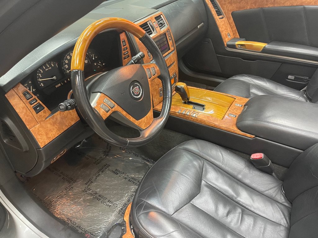 Used 2006 Cadillac XLR RWD image 26