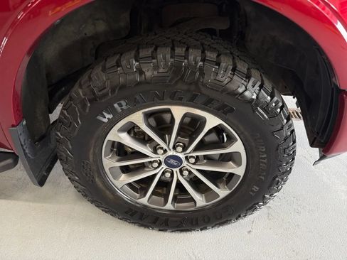 Used 2019 Ford F150 XLT w/ Equipment Group 302A Luxury AWD/4WD image 36