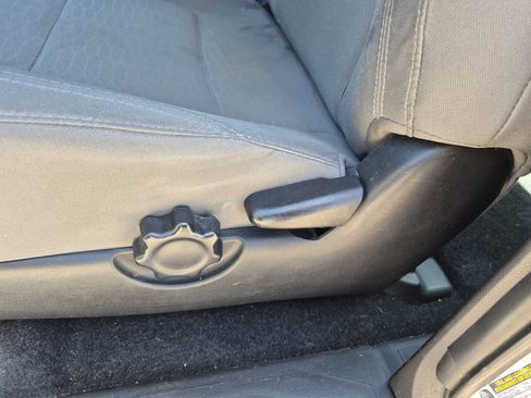 Used 2018 Toyota Tacoma SR RWD image 15