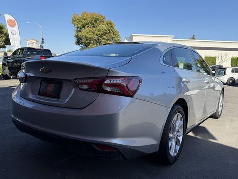 Used 2020 Chevrolet Malibu LT FWD image 17