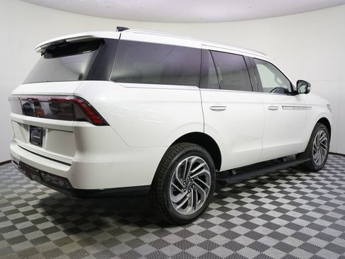New 2026 Lincoln Navigator Reserve AWD/4WD image 7