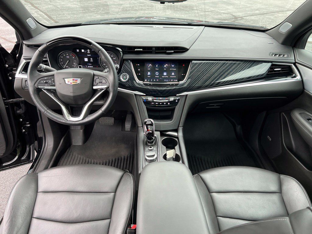 Used 2024 Cadillac XT6 Premium Luxury w/ Technology Package AWD/4WD image 22