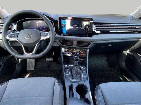 New 2026 Volkswagen Jetta SE FWD image 5
