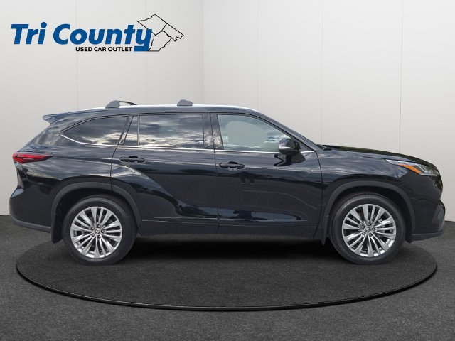 Certified 2026 Toyota Highlander Platinum AWD/4WD image 9