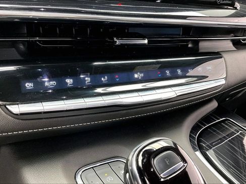 Used 2024 Cadillac Escalade Sport AWD/4WD image 32