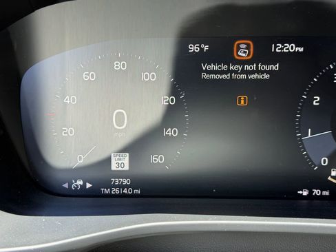 Used 2019 Volvo XC40 T5 Momentum AWD/4WD image 7