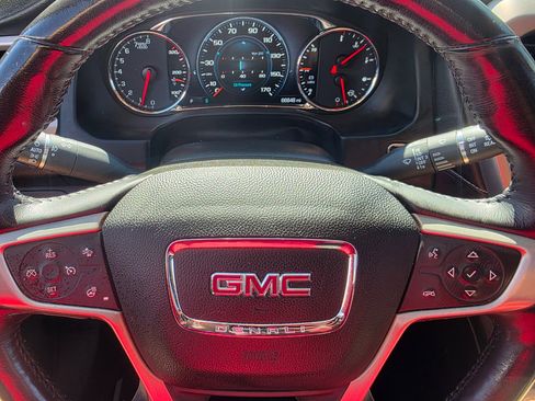 Used 2019 GMC Acadia Denali image 12