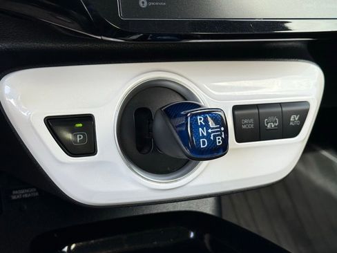 Used 2018 Toyota Prius Prime Premium image 13