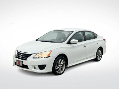 Used 2014 Nissan Sentra SR w/ SR Driver Package image 4