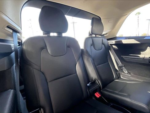 Used 2024 Volvo XC90 B6 Plus image 28