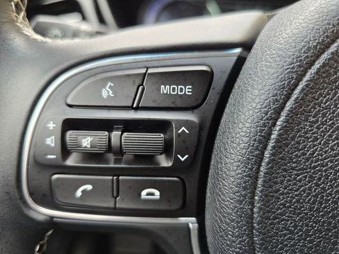 Used 2022 Kia Niro EX FWD image 33