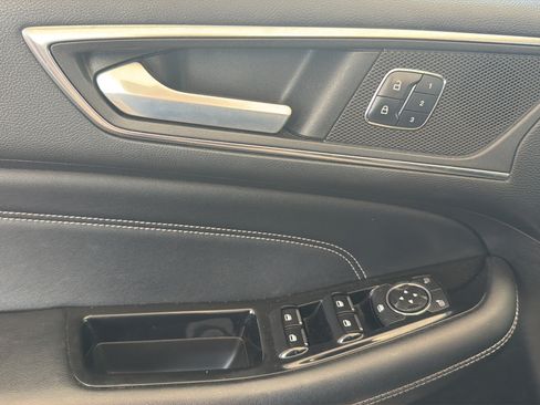 Used 2017 Ford Edge Titanium w/ Technology Package AWD/4WD image 21