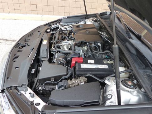 Used 2019 Toyota Camry XSE FWD image 18