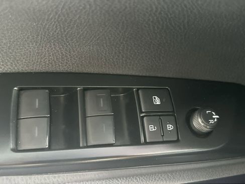 Used 2025 Toyota Camry SE FWD image 17