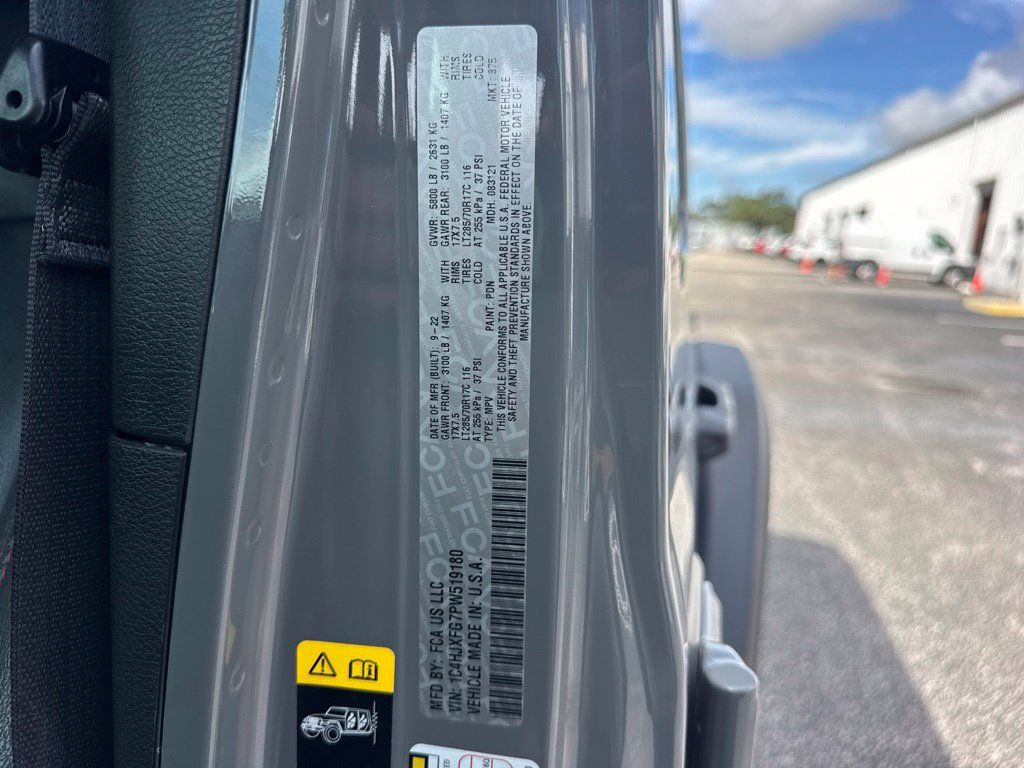 Used 2023 Jeep Wrangler Unlimited Rubicon w/ LED Lighting Group AWD/4WD image 14