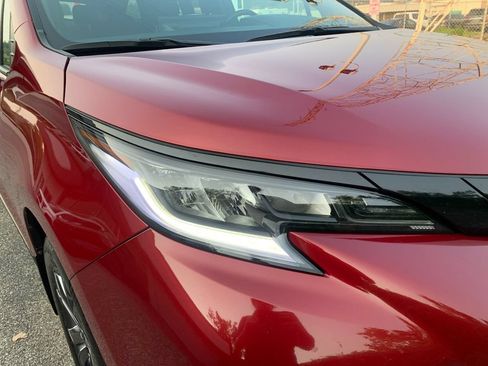 Used 2025 Toyota Sienna XSE w/ XSE Premium Package AWD/4WD image 36