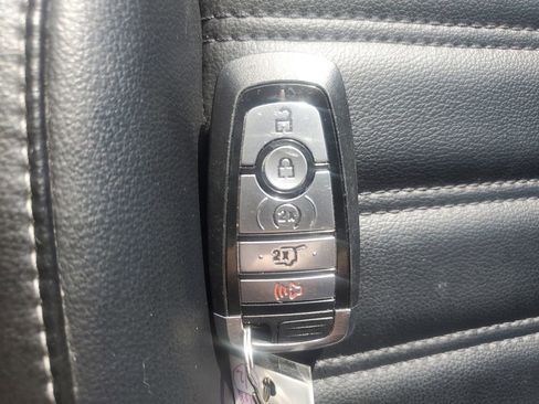 Used 2022 Ford Edge SEL w/ Convenience Package image 21