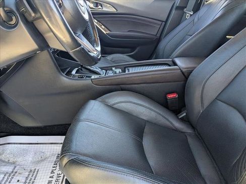 Used 2018 MAZDA MAZDA3 Grand Touring w/ Premium Equipment Package image 16