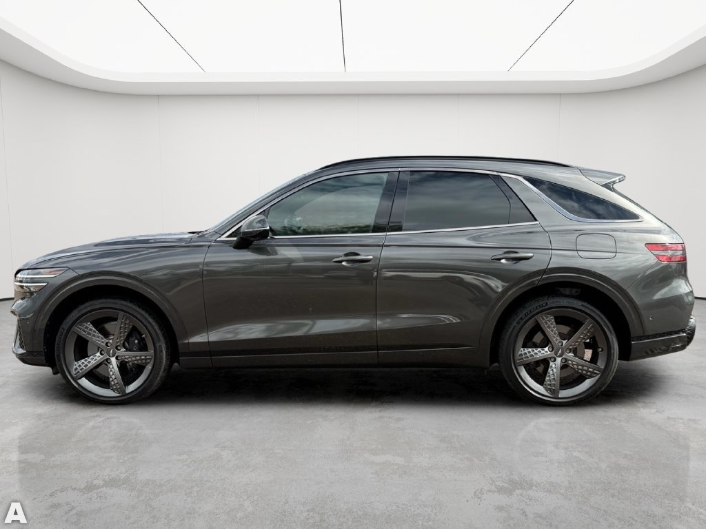 Used 2025 Genesis GV70 2.5T w/ Sport Prestige Package AWD/4WD image 3