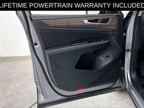 Used 2025 Volkswagen Atlas SEL image 23