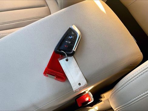 Used 2021 BMW X3 xDrive30e w/ Convenience Package image 34