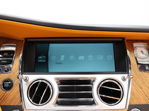 Used 2016 Rolls-Royce Dawn image 34