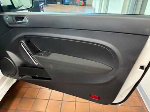 Used 2018 Volkswagen Beetle 2.0T S w/ Style & Comfort Package For S image 16