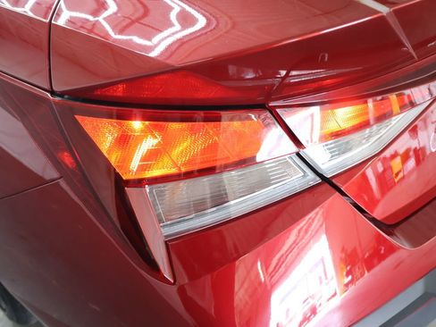 Used 2024 Hyundai Elantra SE FWD image 27