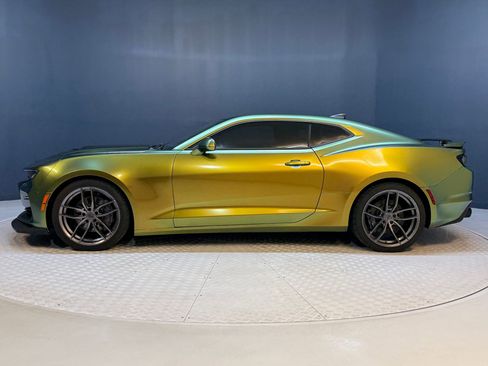 Used 2019 Chevrolet Camaro SS image 2