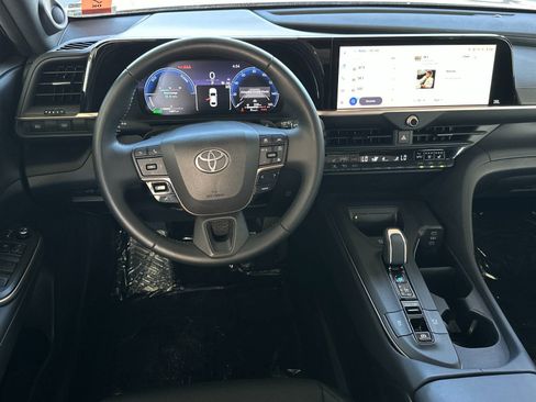 Used 2023 Toyota Crown Platinum AWD/4WD image 13