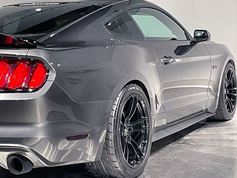 Used 2017 Ford Mustang GT w/ GT Performance Package RWD image 33