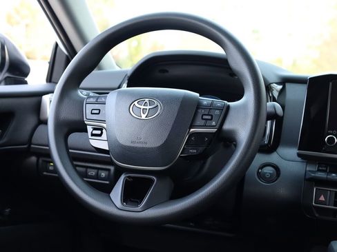 Used 2025 Toyota Camry LE image 24