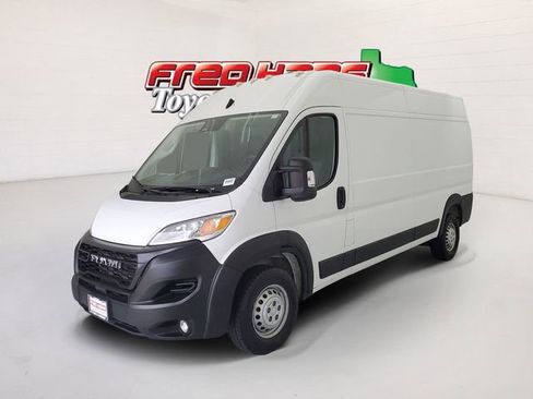 Used 2025 RAM ProMaster 2500 w/ Convenience Group FWD image 1