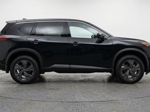 Used 2025 Nissan Rogue SV AWD/4WD image 11