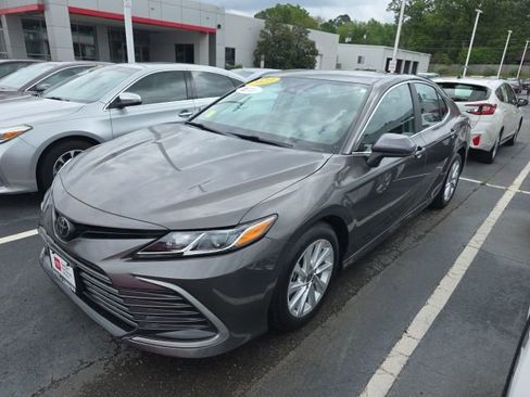 Certified 2023 Toyota Camry LE FWD image 3