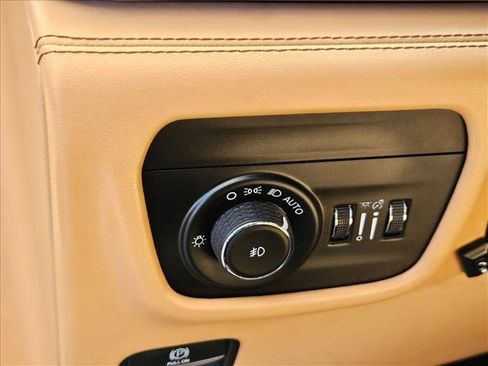 Used 2021 Jeep Grand Cherokee L Summit image 9