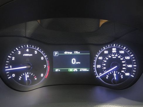 Used 2018 Genesis G80 3.8 RWD image 17