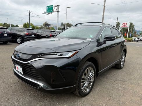 Certified 2024 Toyota Venza XLE AWD/4WD image 4