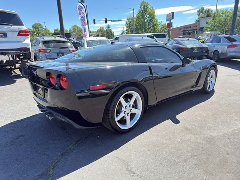 Used 2005 Chevrolet Corvette Coupe w/ Preferred Equipment Group RWD image 8